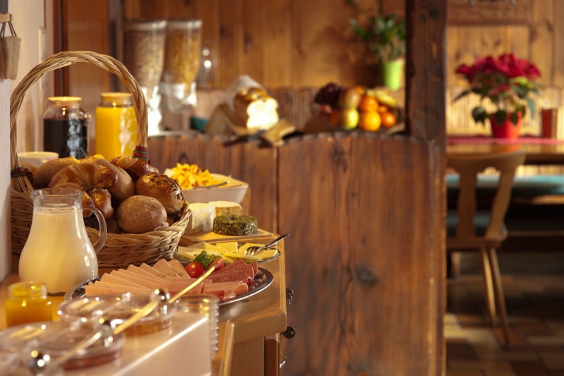 boulangerie-CAMPS LA SOURCE-min_breakfast_buffet_food_restaurant_meal_hotel_plate_fresh-718745